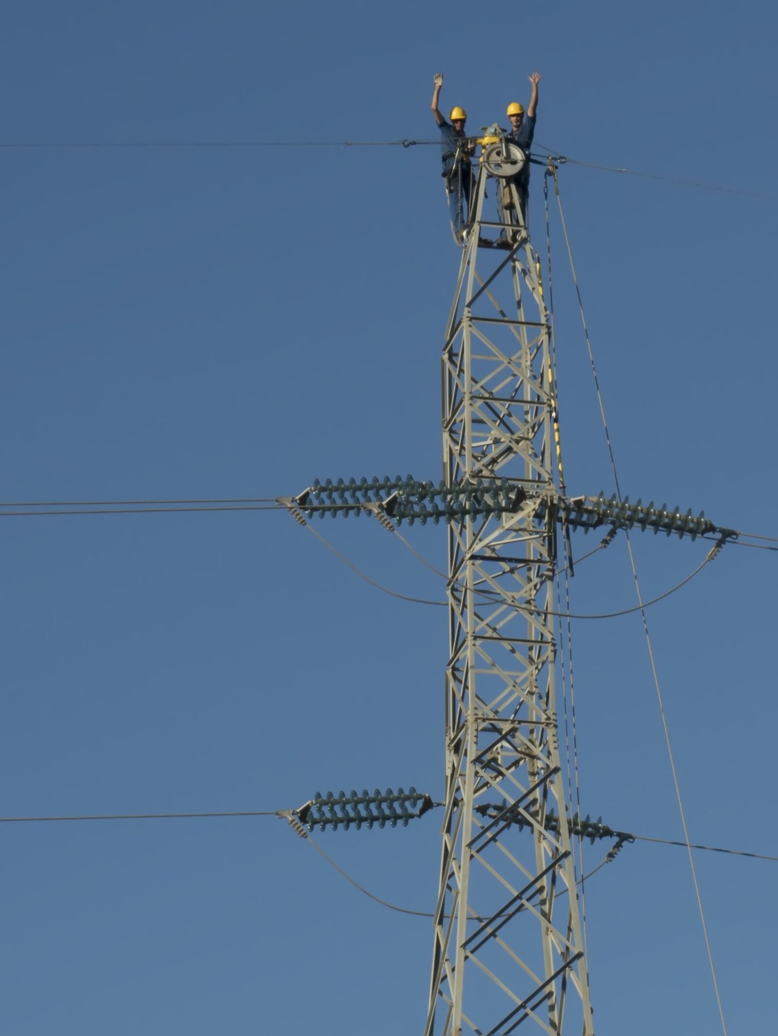 Olympus OM-D E-M5 II sample photo. Electricians, profession, tower photography