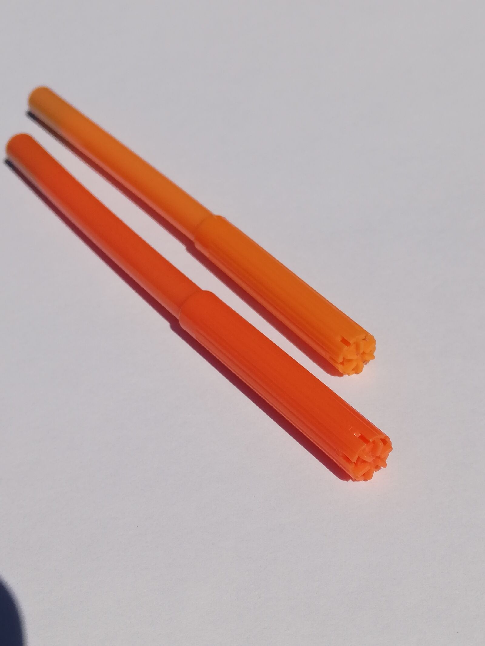 HUAWEI P20 lite sample photo. Felt tip pens, orange photography