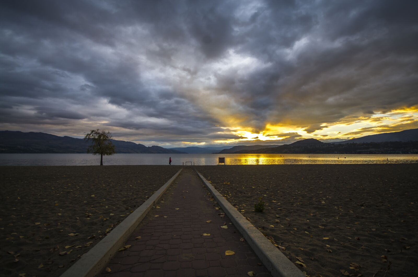 Nikon D7100 sample photo. Sunset, lake, beach photography
