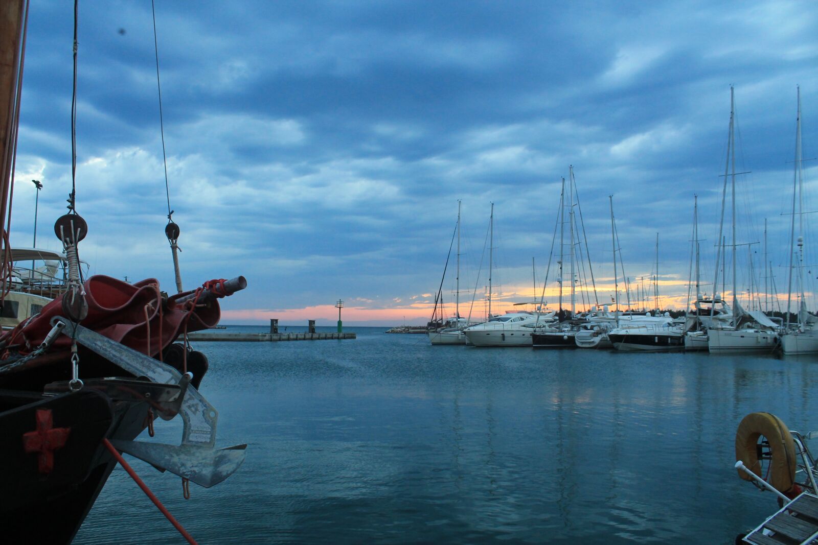 Canon EOS 1100D (EOS Rebel T3 / EOS Kiss X50) sample photo. Ship, sea, port photography
