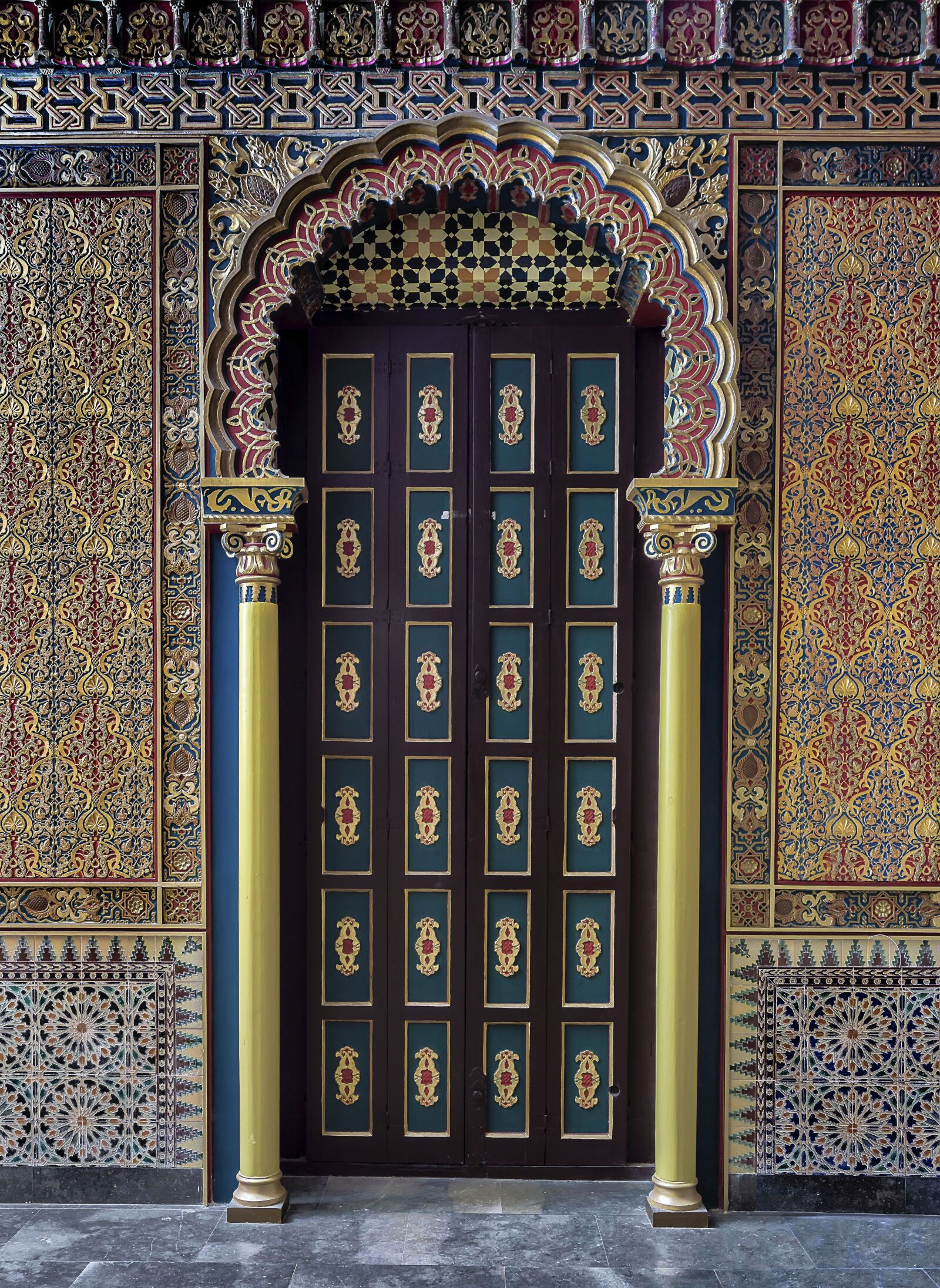Nikon D3200 sample photo. Door old, style arabesque photography