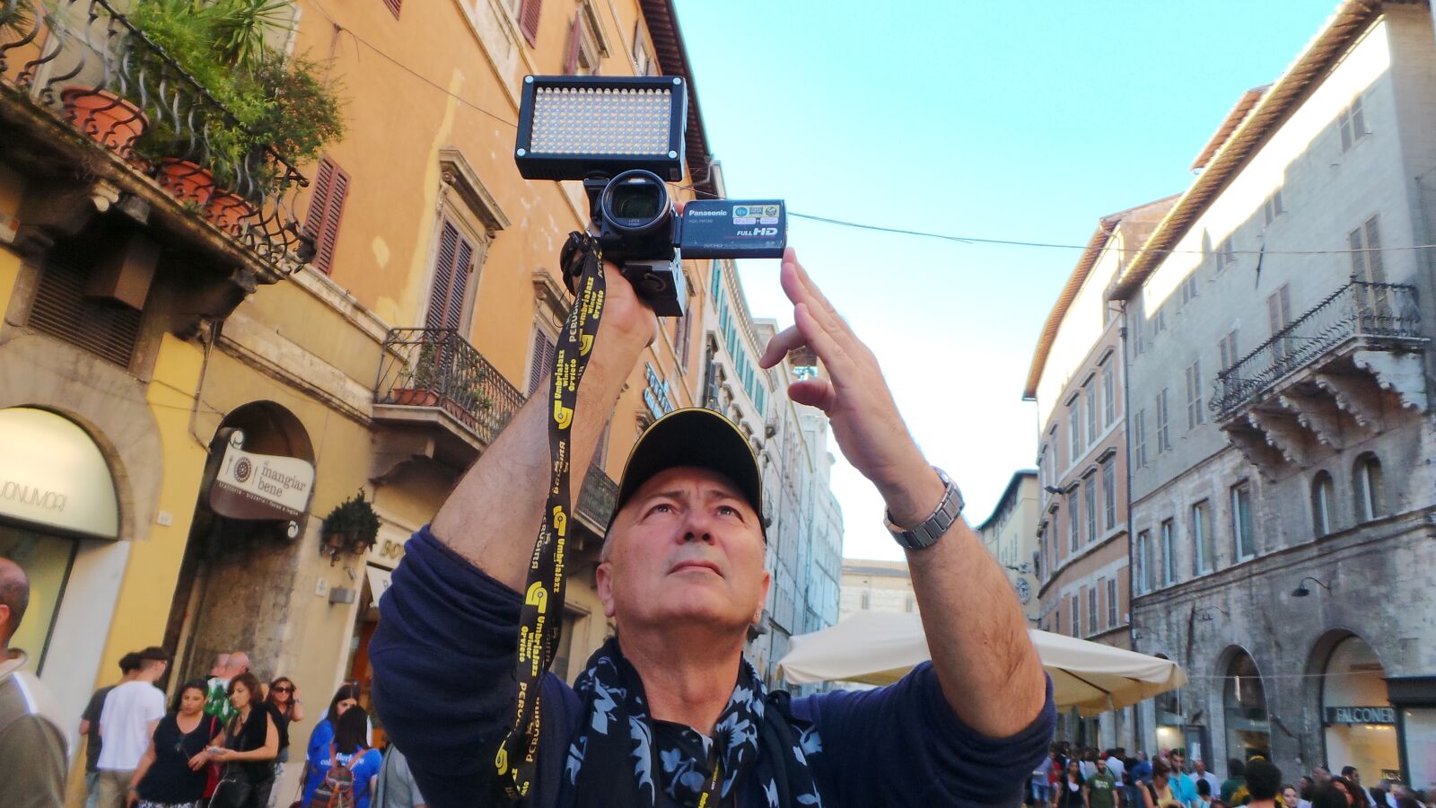 Samsung Galaxy Camera (Wi-Fi) sample photo. Journalist, cameraman, printing photography