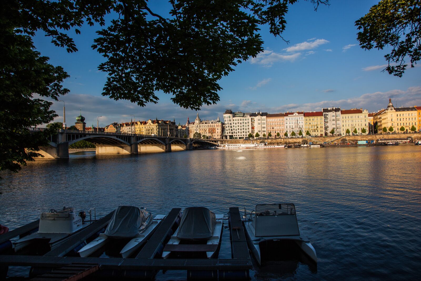 Canon EOS 5D Mark II sample photo. Prague, ship, river photography