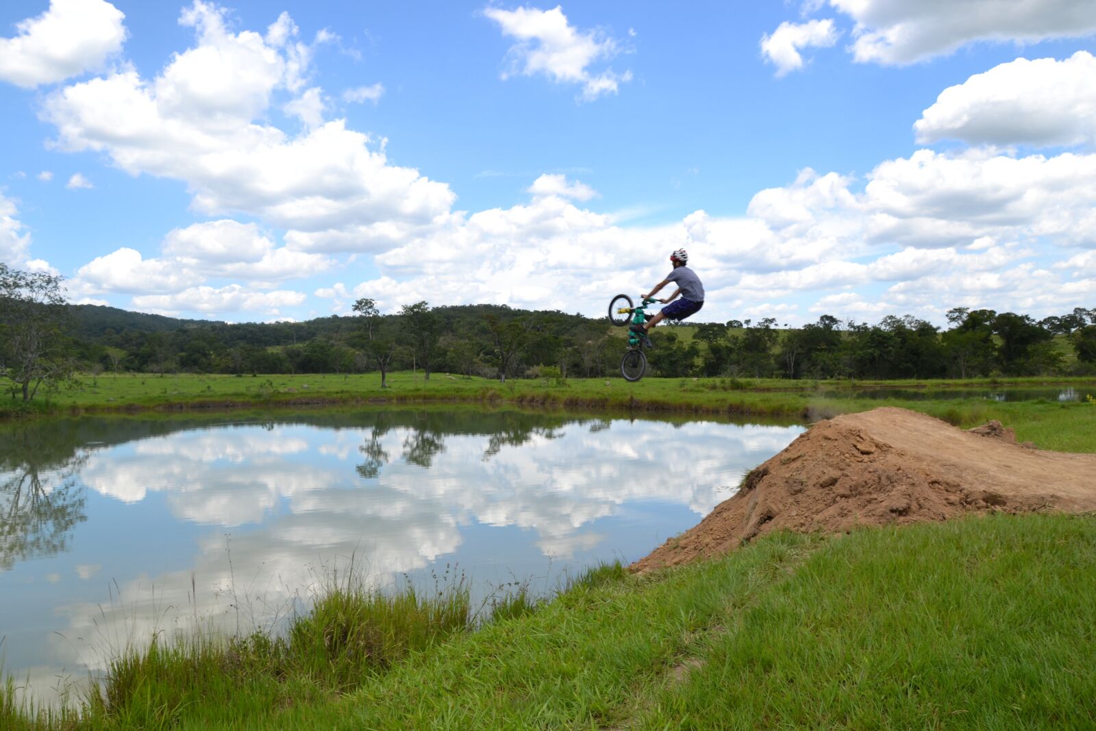 Nikon D3100 sample photo. Pond, bike, fun photography