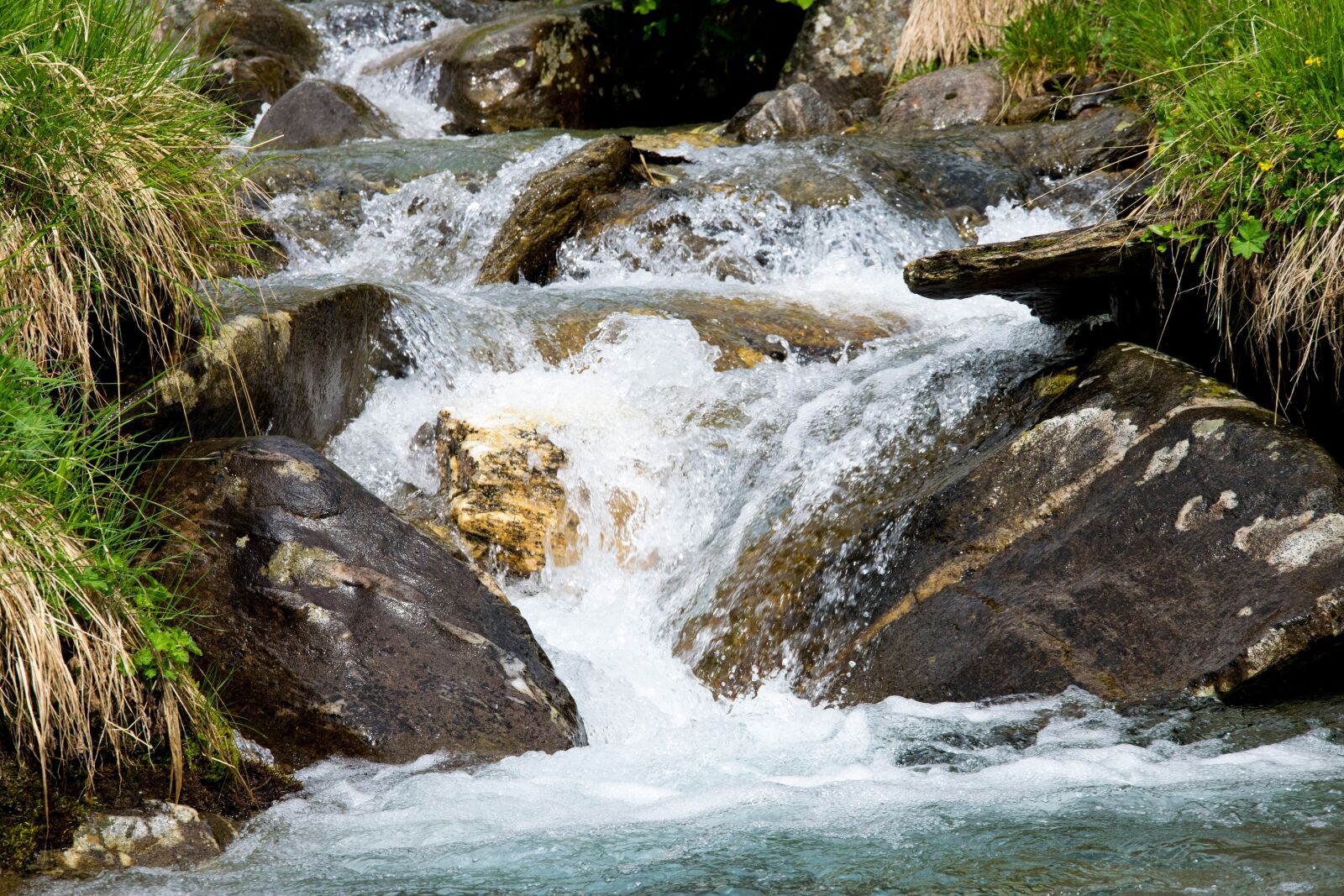 Nikon D5300 sample photo. Creek, water, splash photography