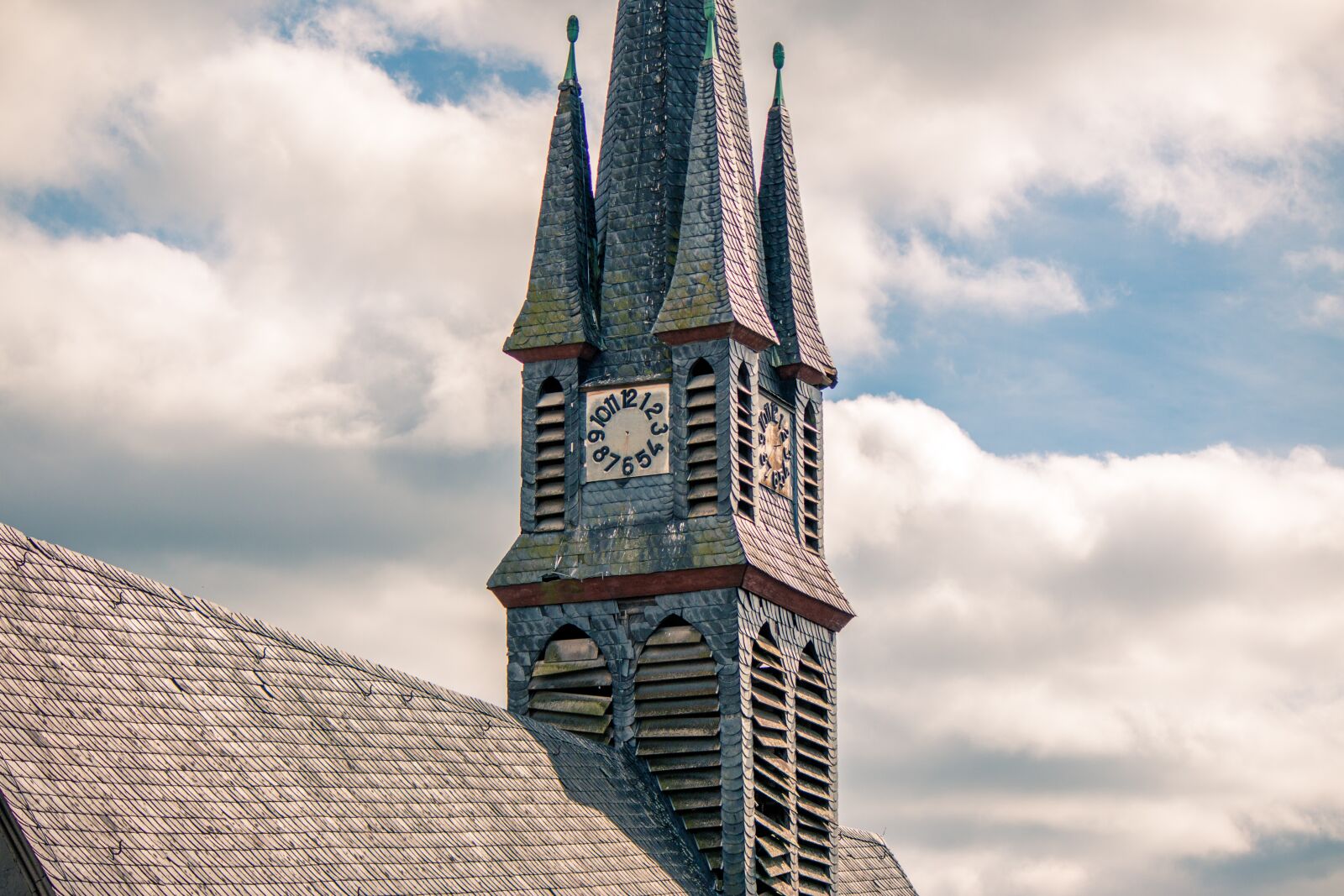Canon EF-S 55-250mm F4-5.6 IS II sample photo. Steeple, clock, church photography