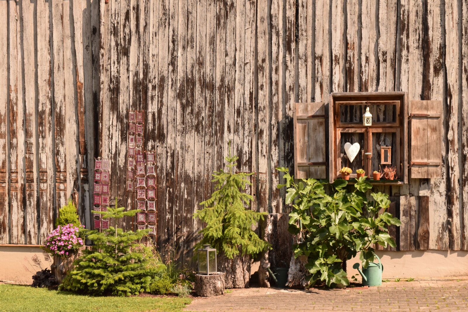 Nikon D3300 sample photo. Hauswand, wooden wall, background photography