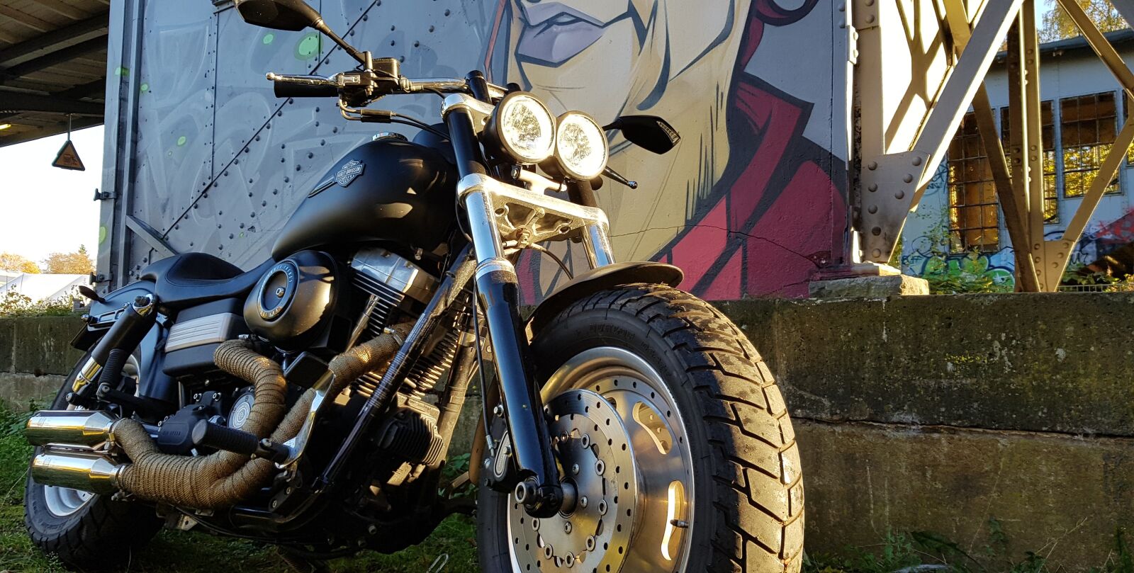 Samsung Galaxy S8 sample photo. Motorcycle, harley, railway station photography