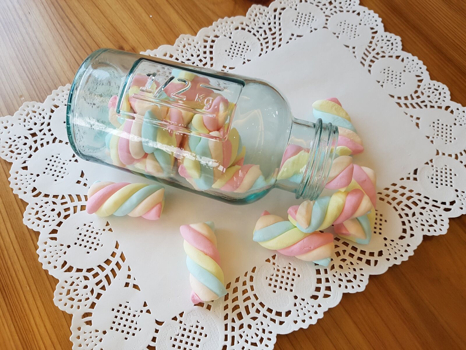 Samsung Galaxy S7 sample photo. Glass bottles, marshmallow, glass photography