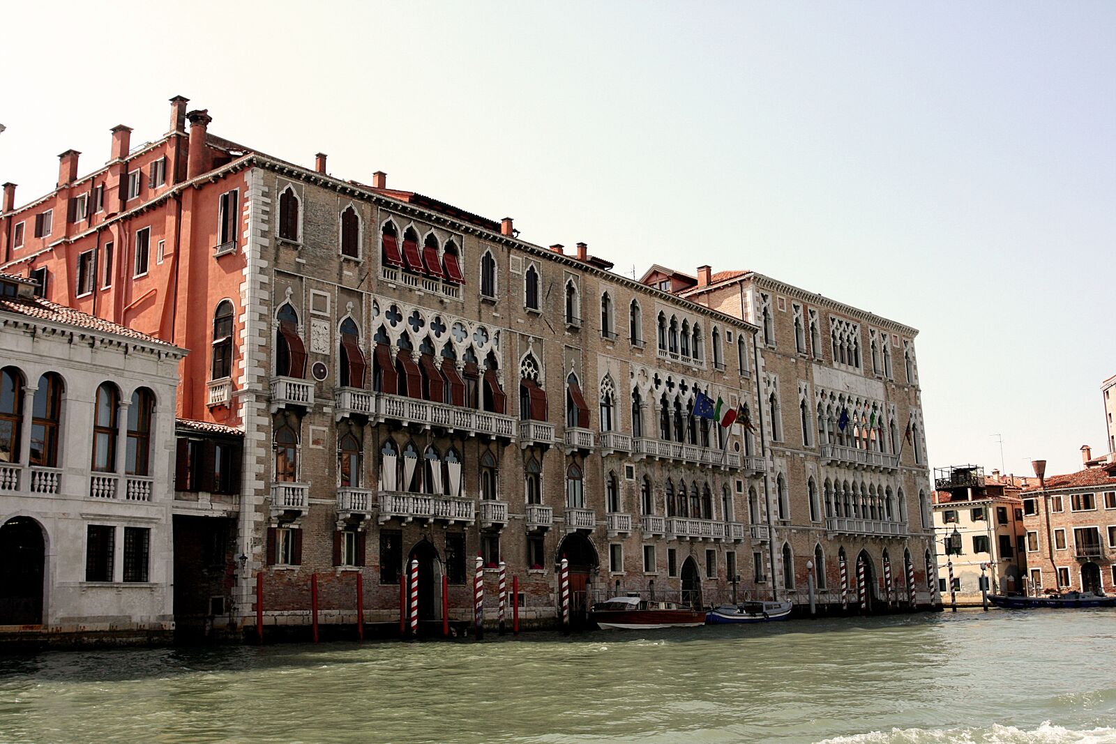 Canon EOS 400D (EOS Digital Rebel XTi / EOS Kiss Digital X) sample photo. Venice, house, channel photography