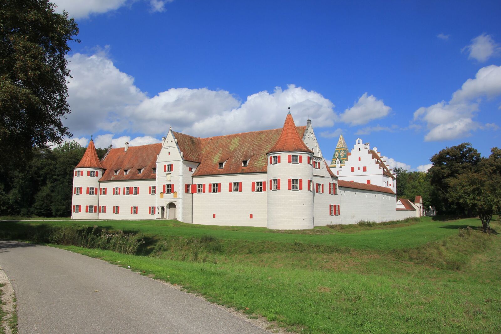 Canon EOS 60D sample photo. Architecture, castle, hunting lodge photography