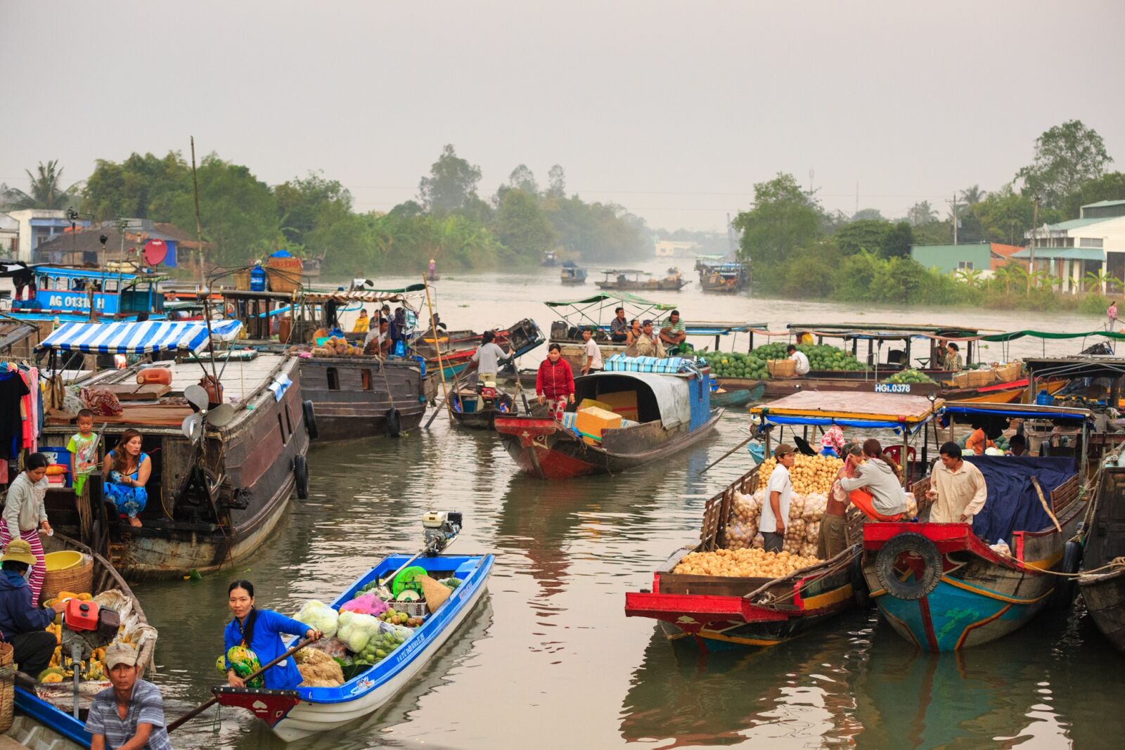 Canon EOS 5D Mark III sample photo. Floating market, on the photography