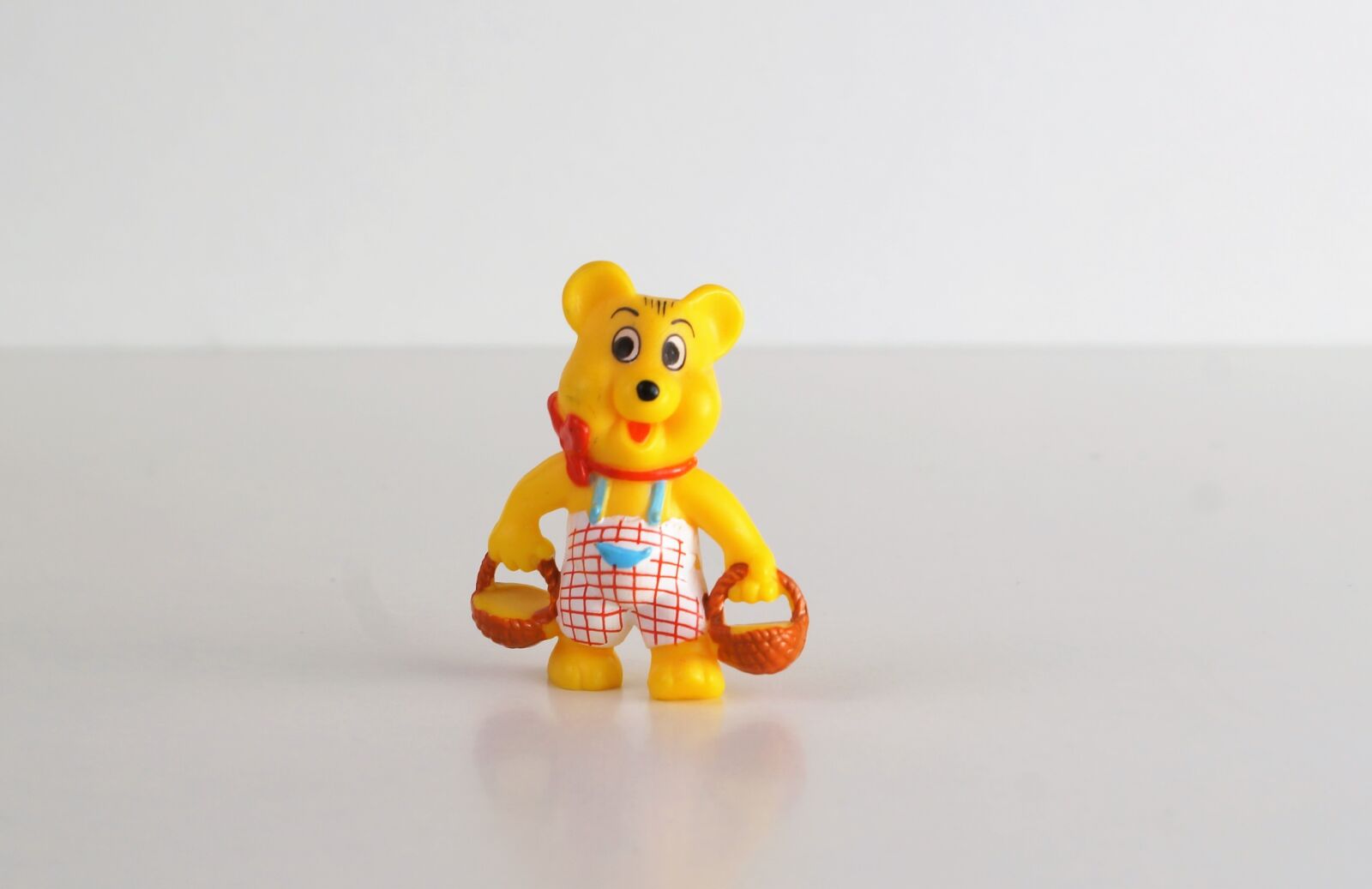 Sony DT 18-70mm F3.5-5.6 sample photo. Haribo, gummi bears, fruit photography