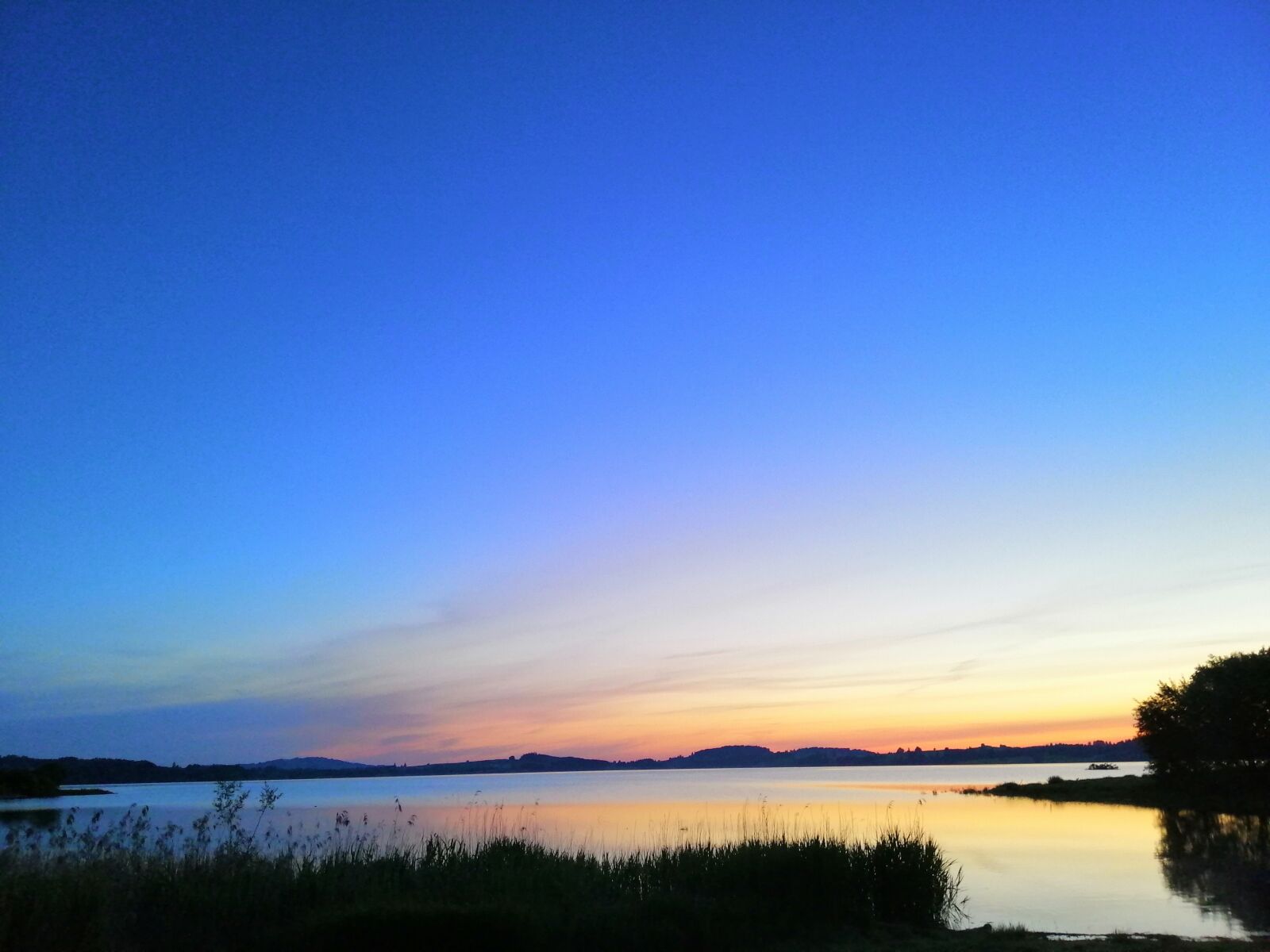 HUAWEI INE-LX1 sample photo. Sunset, lake, sea photography