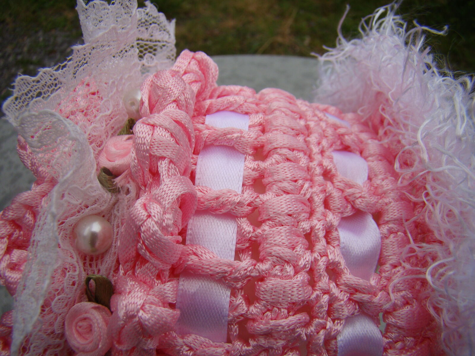 Sony Cyber-shot DSC-H50 sample photo. Crochet, lace, pearls, pink photography