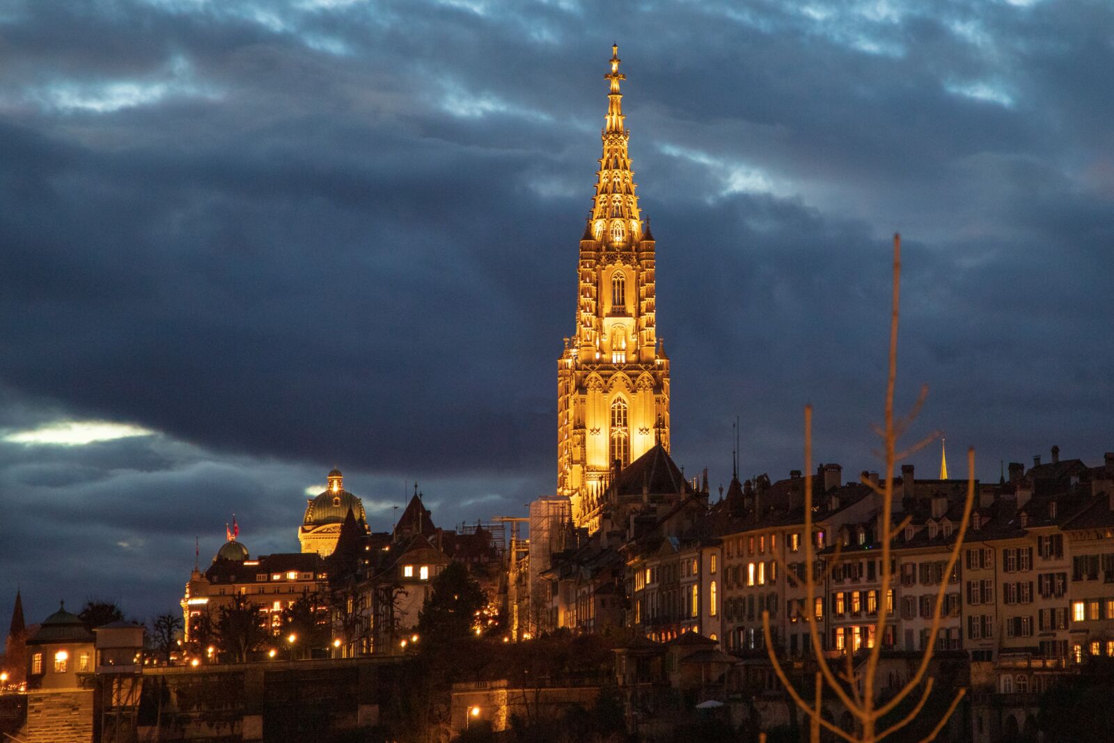 Canon EOS 6D Mark II sample photo. Münster, bern, night photography