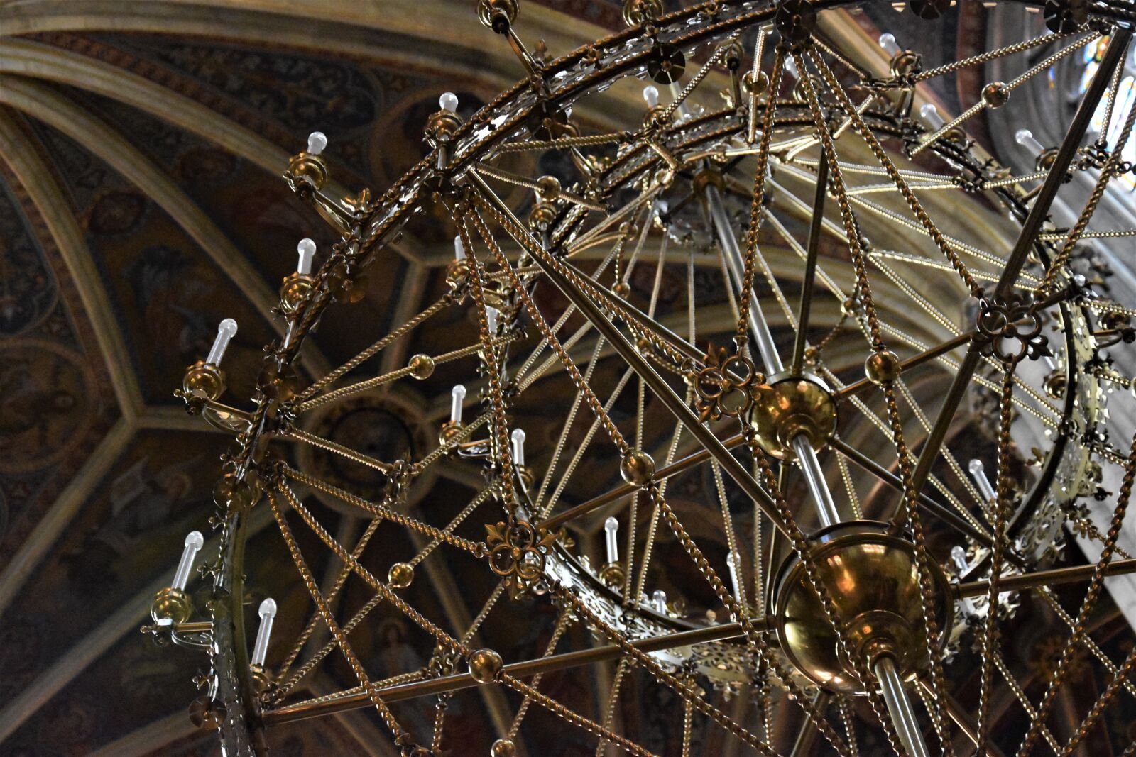 Nikon D3500 sample photo. Luster, church, golden photography