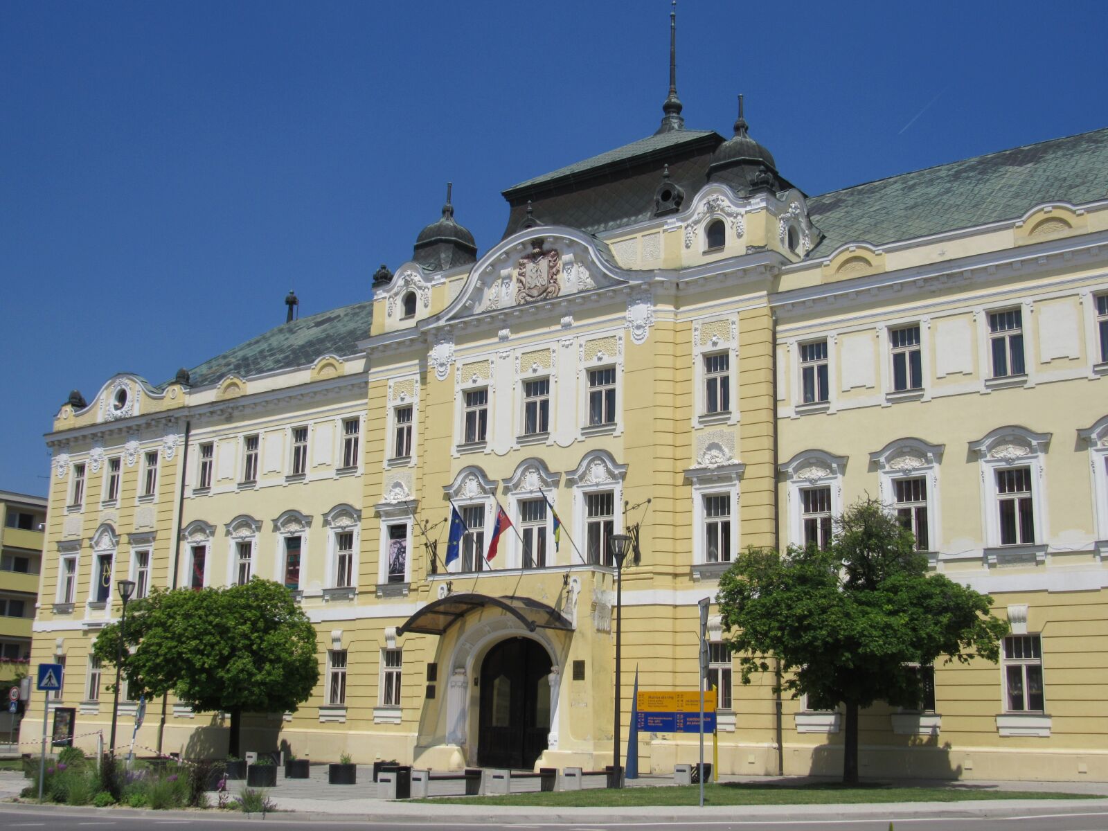 Canon PowerShot SX530 HS sample photo. Nitrify, slovakia, palace photography