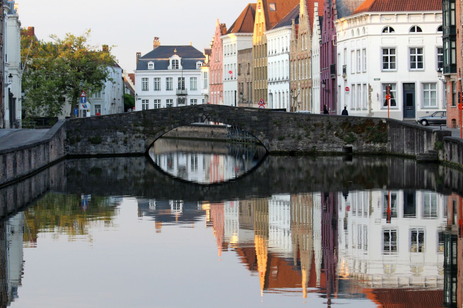 Canon EOS 700D (EOS Rebel T5i / EOS Kiss X7i) sample photo. Bruges, reflection, water photography