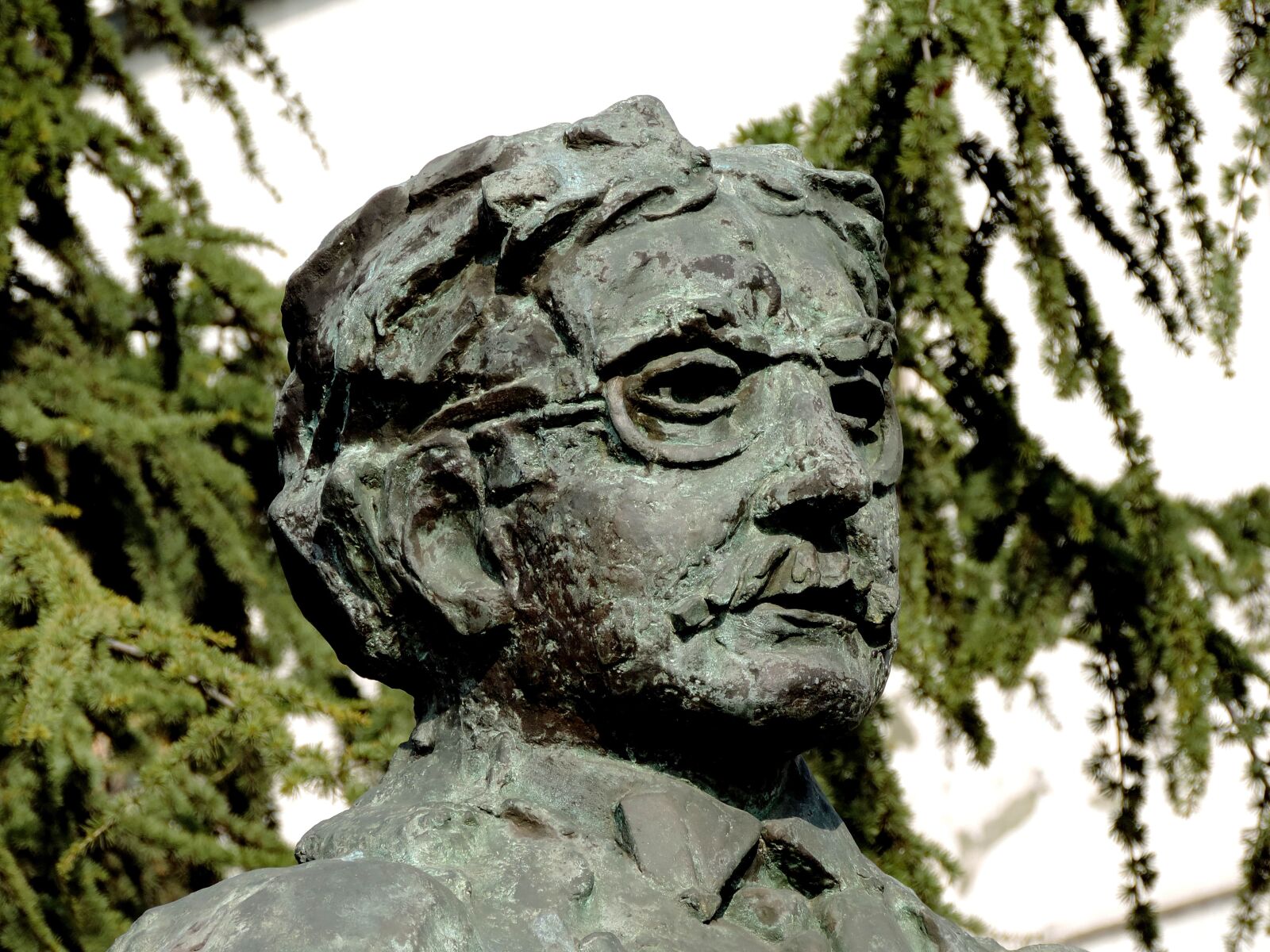 Nikon Coolpix P520 sample photo. Bronze, bust, statue, sculpture photography