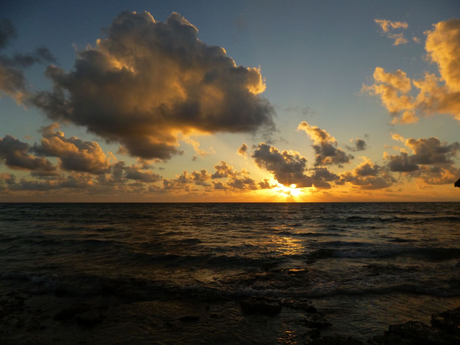 Panasonic DMC-FH8 sample photo. Sunset, beach, sky photography