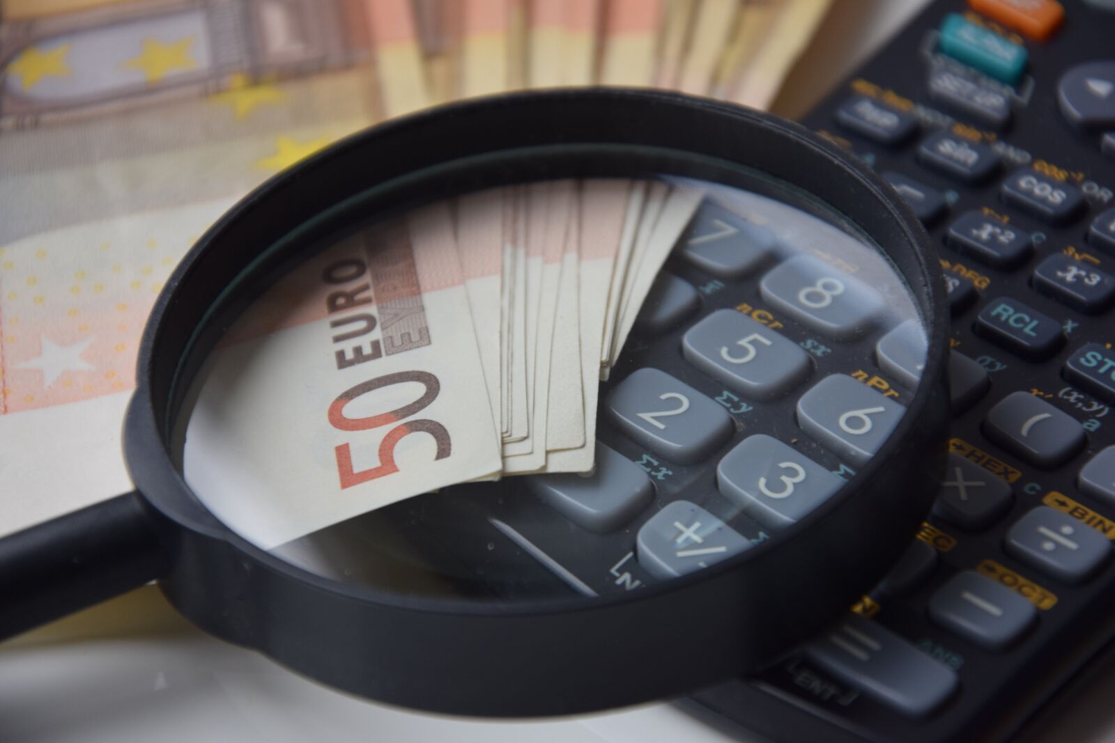 Nikon D5300 sample photo. Application, money, monetary calculator photography