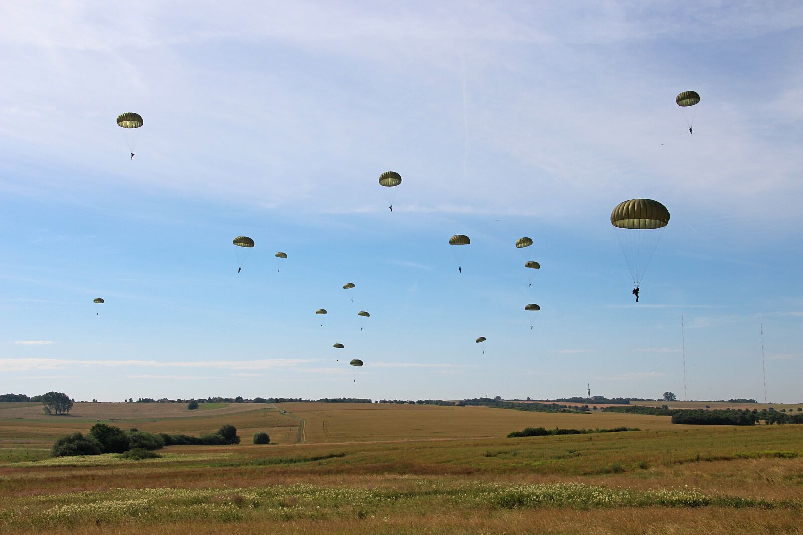 Canon EOS 700D (EOS Rebel T5i / EOS Kiss X7i) sample photo. Jump, parachute, parachute oringer photography