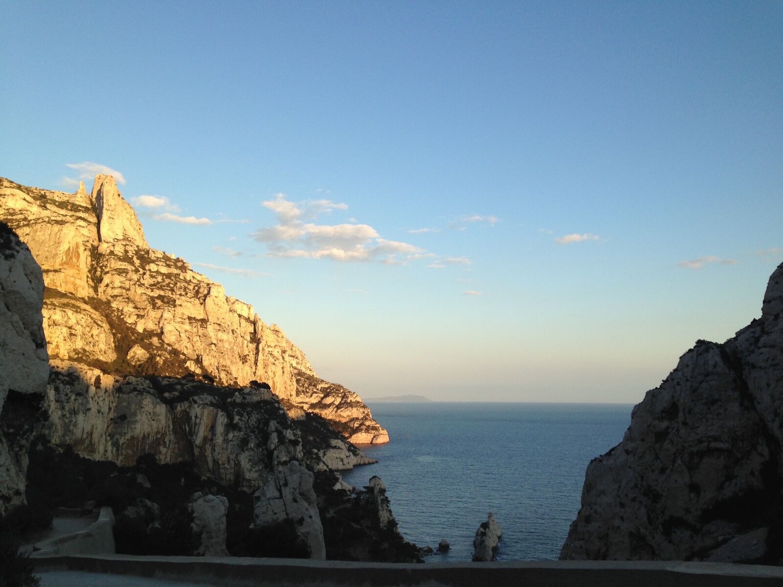 iPhone 5c back camera 4.12mm f/2.4 sample photo. Creeks, marseille, landscape photography
