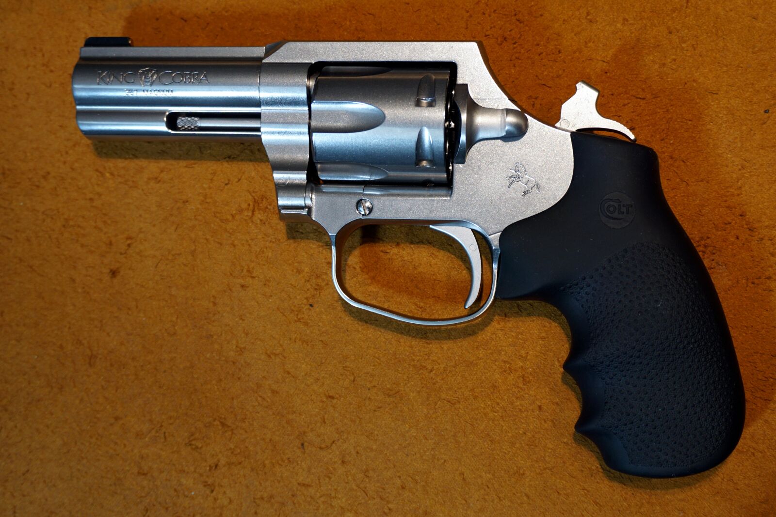 Sony a6000 sample photo. Colt, revolver, king cobra photography