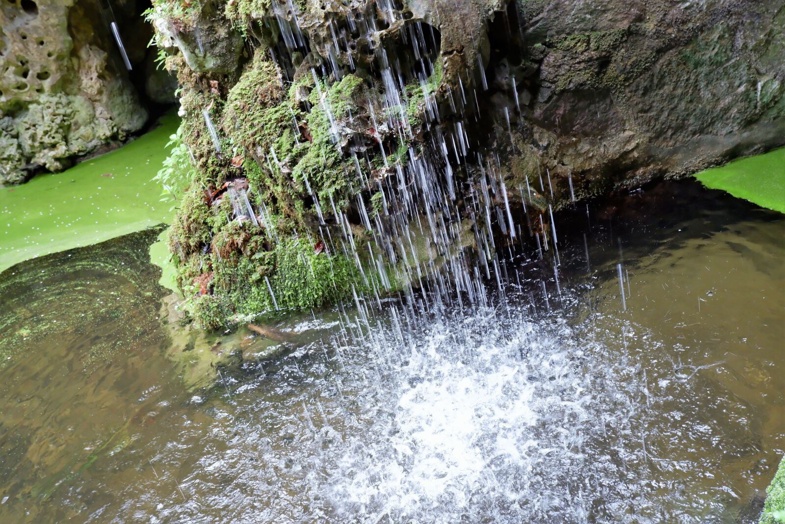 Fujifilm XC 15-45mm F3.5-5.6 OIS PZ sample photo. Splash, drip, water photography