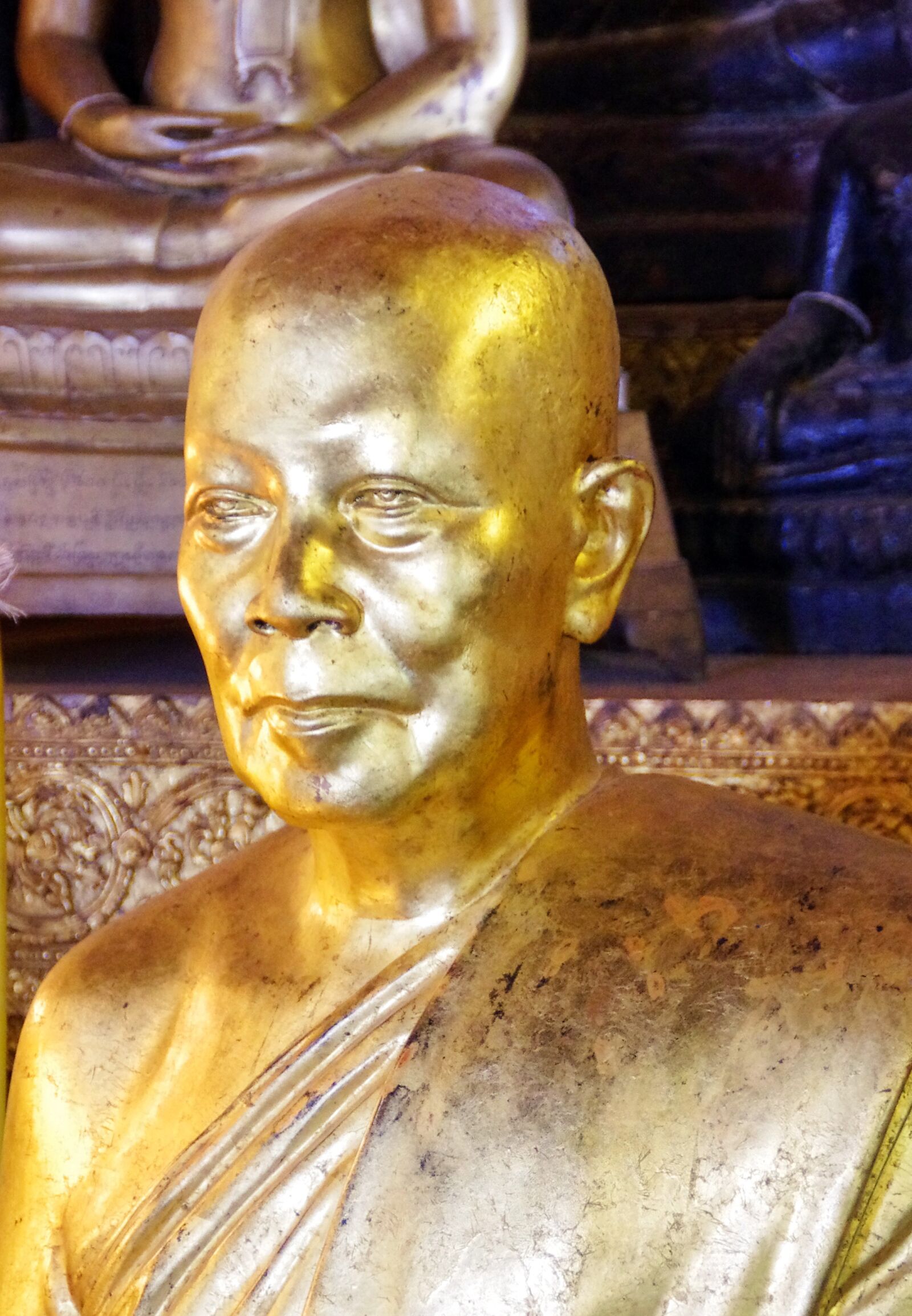 Pentax K-5 sample photo. Cambodia, statue, doré photography