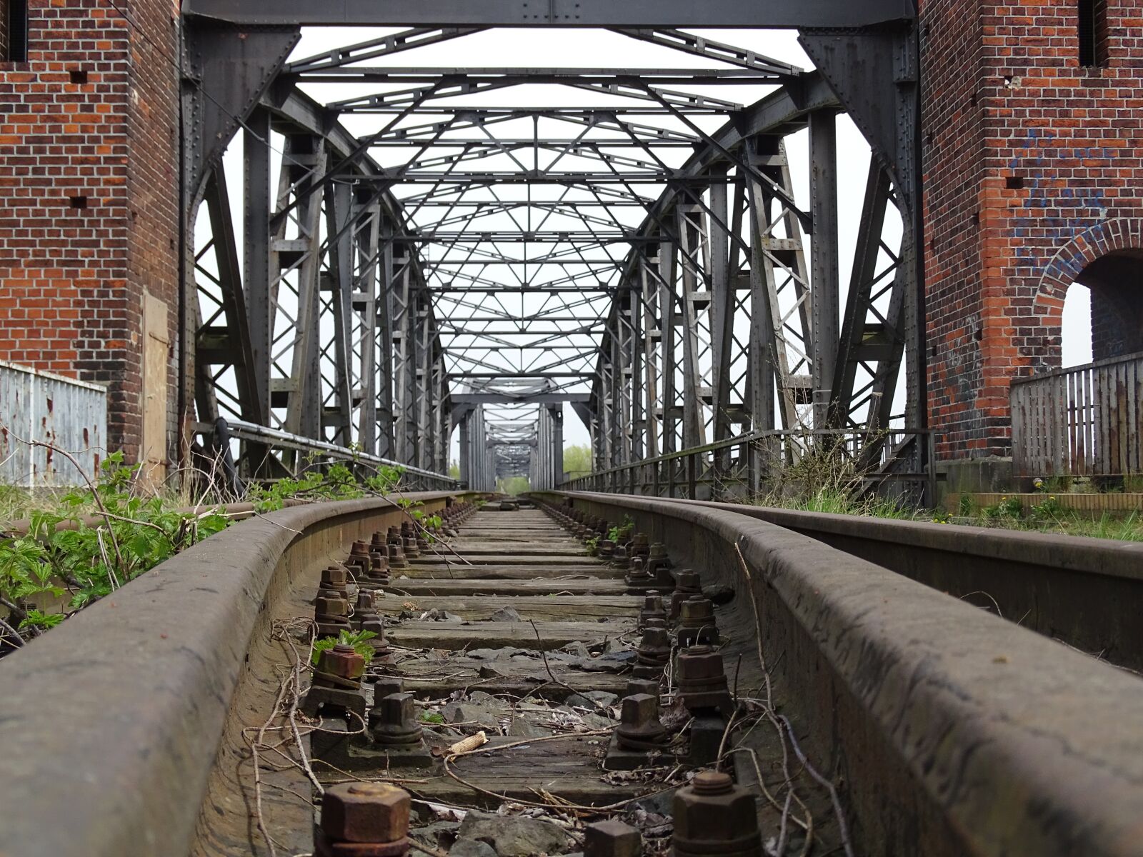 Sony Cyber-shot DSC-HX400V sample photo. Bridge, railway bridge, architecture photography