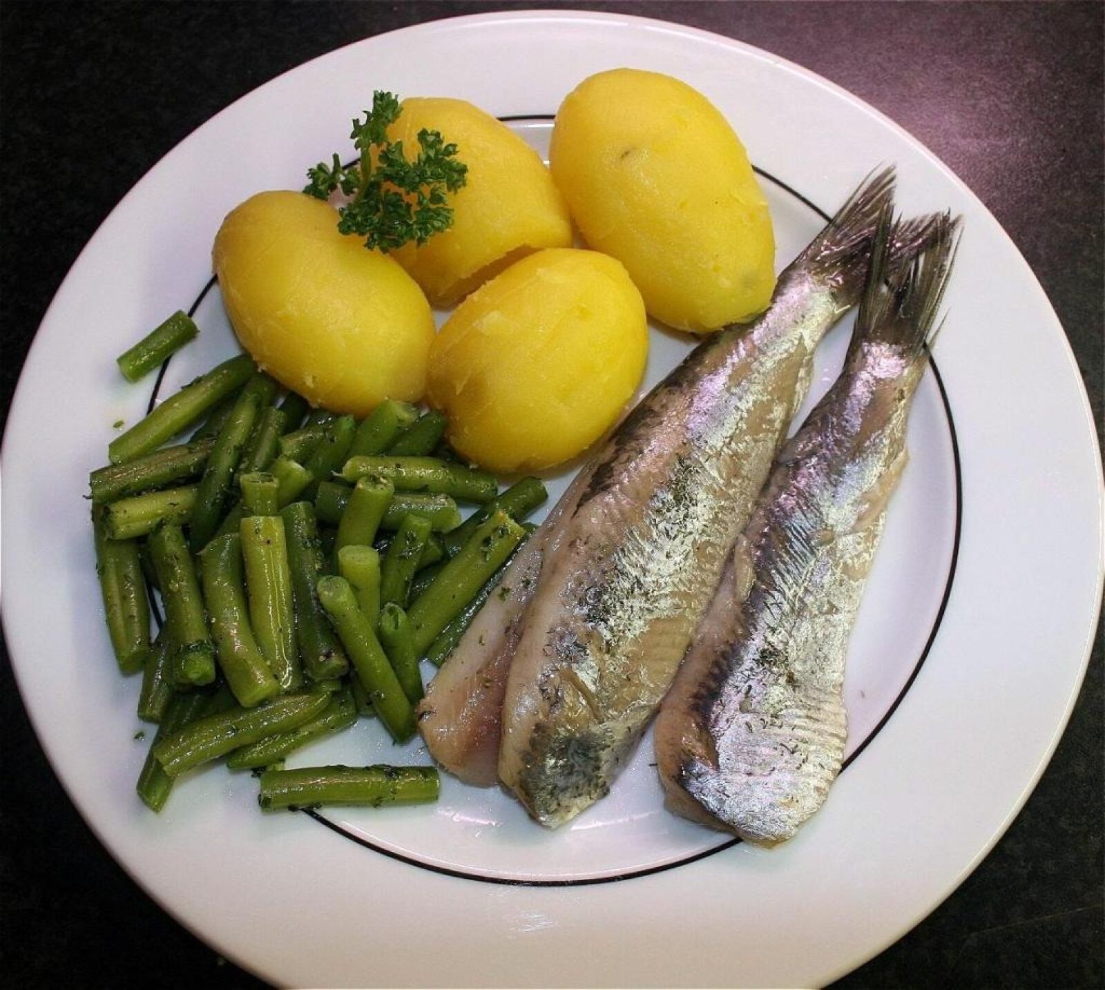 Canon EOS 30D sample photo. Herring, maties, fish photography