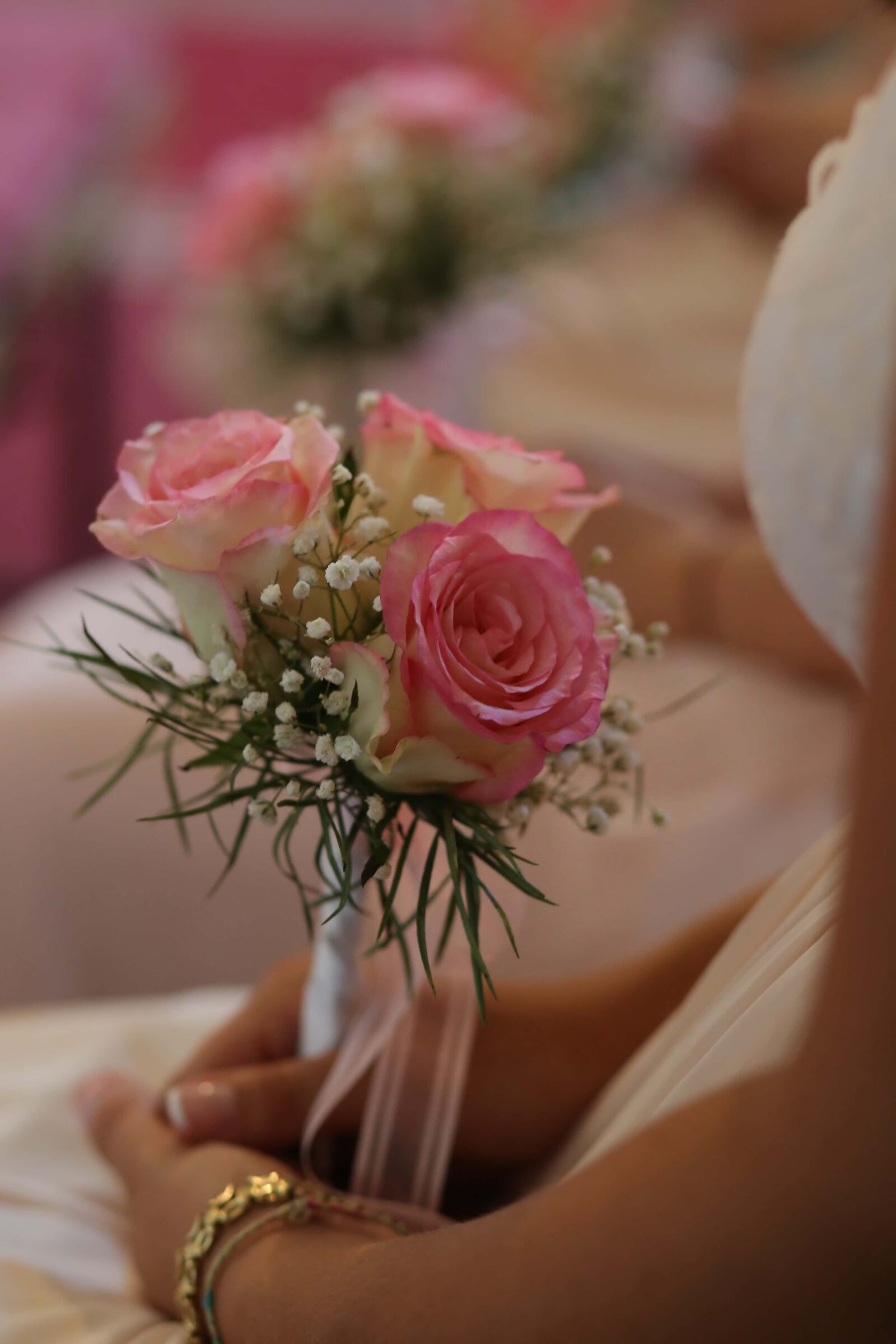 Canon EF 85mm F1.8 USM sample photo. Wedding, wedding bouquet, wedding photography