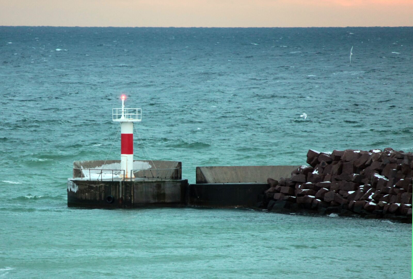 Canon EOS 5D Mark II sample photo. Lighthouse, water, sea photography