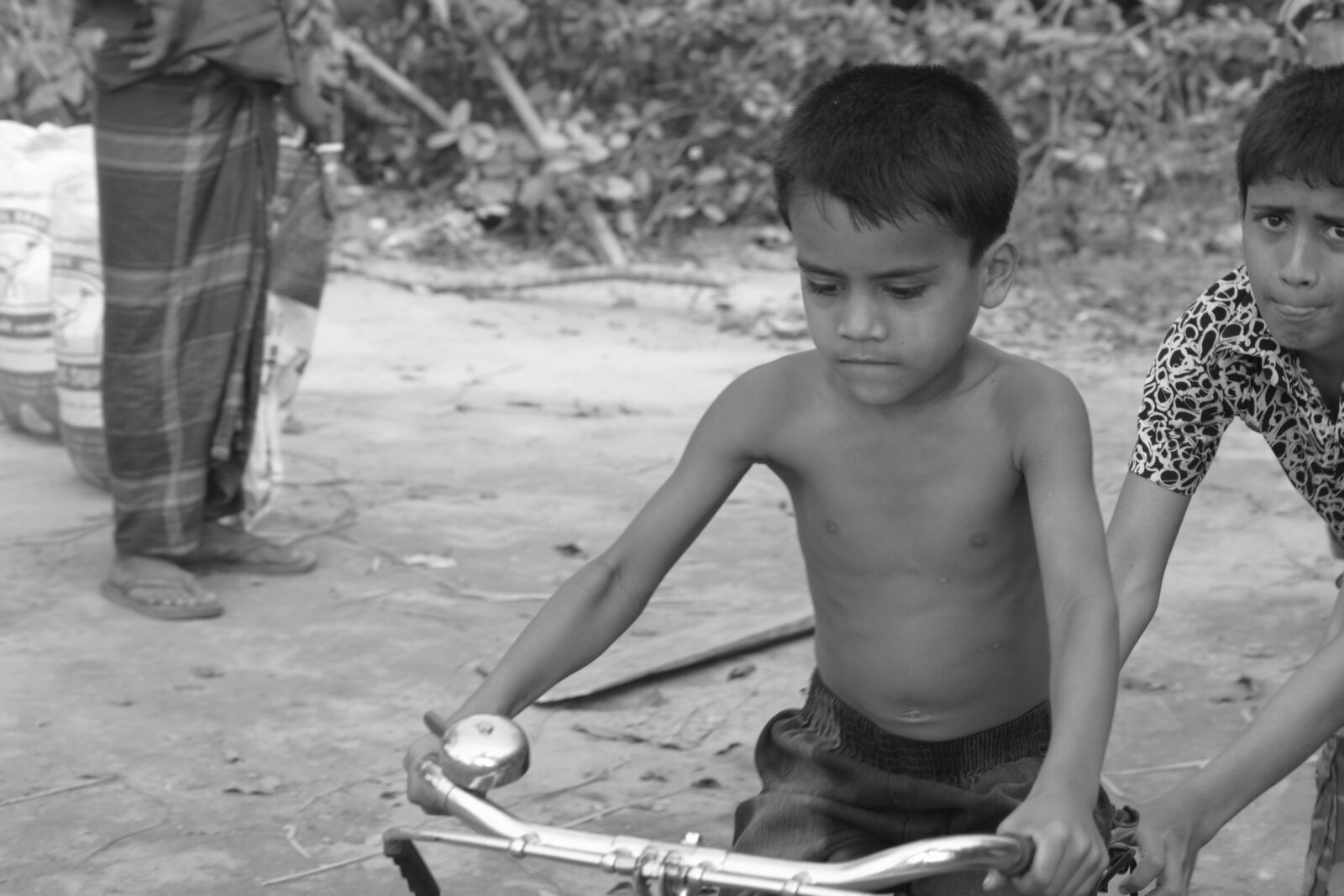 Nikon D3300 sample photo. A boy try to photography