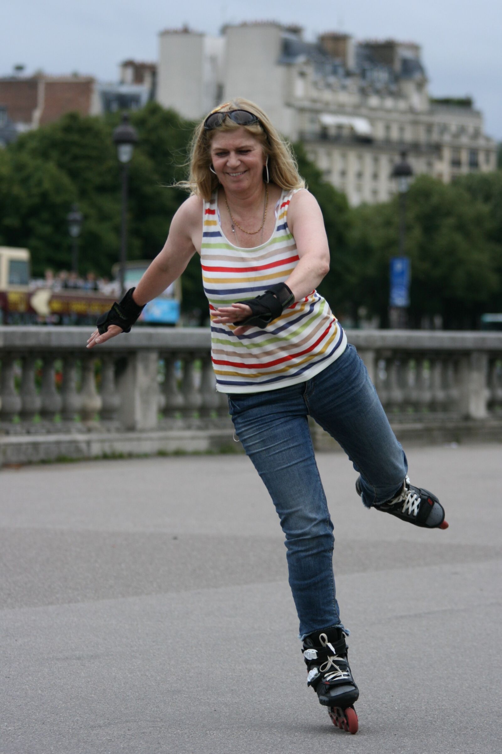 Canon EOS 400D (EOS Digital Rebel XTi / EOS Kiss Digital X) sample photo. Inline, skating, rollerblading photography