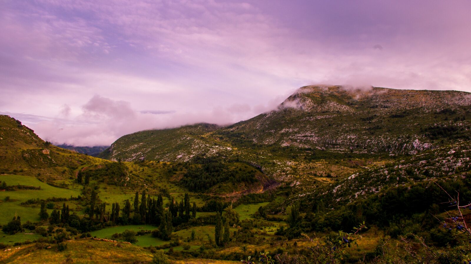 smc PENTAX-DA L 18-55mm F3.5-5.6 sample photo. Mountain, sky, lleida photography