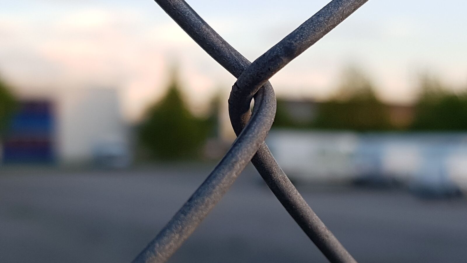 Samsung Galaxy S8 sample photo. Fence, steel, tiefenunschäefw photography