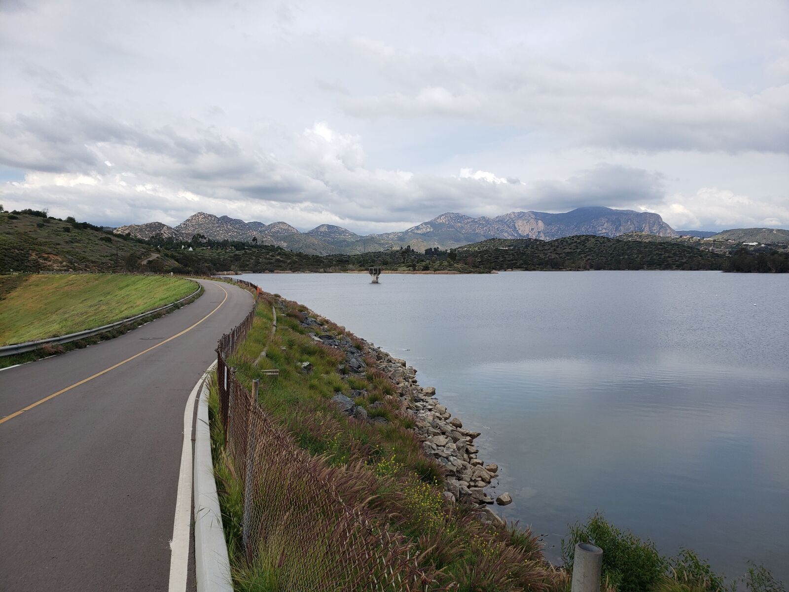 Samsung Galaxy Note9 sample photo. Road, lake, sky photography