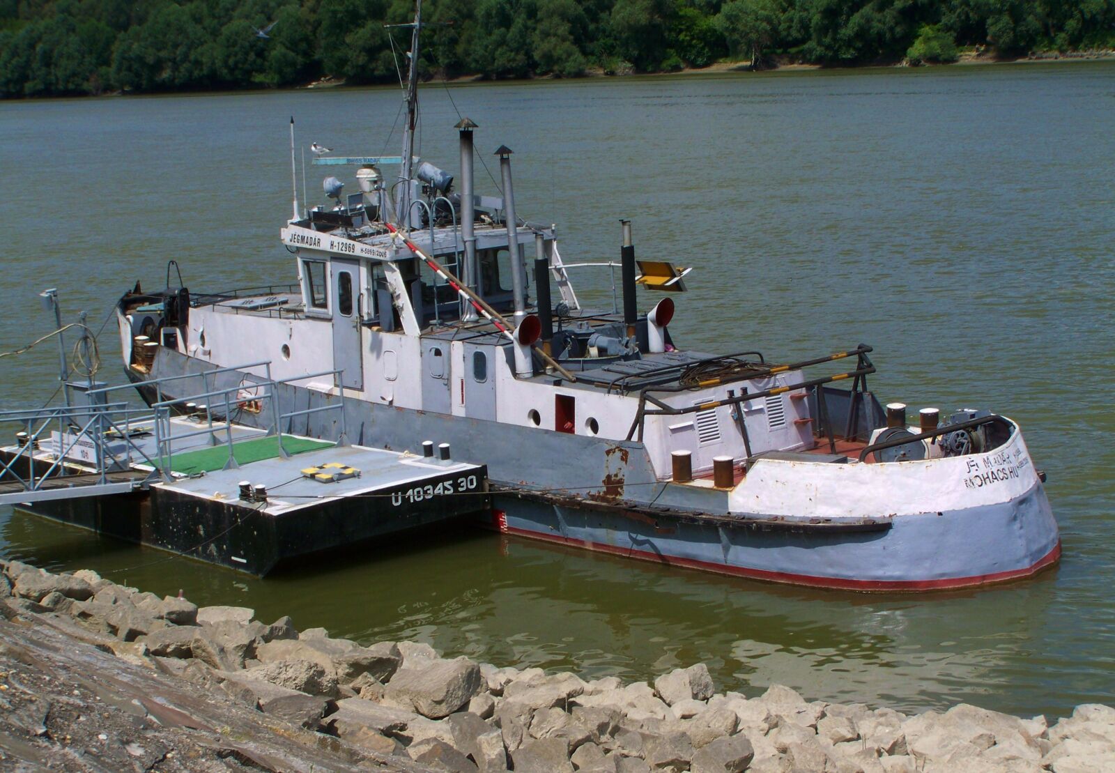 Kodak EASYSHARE ZD710 ZOOM DIGITAL CAMERA sample photo. Old boat, small ship photography