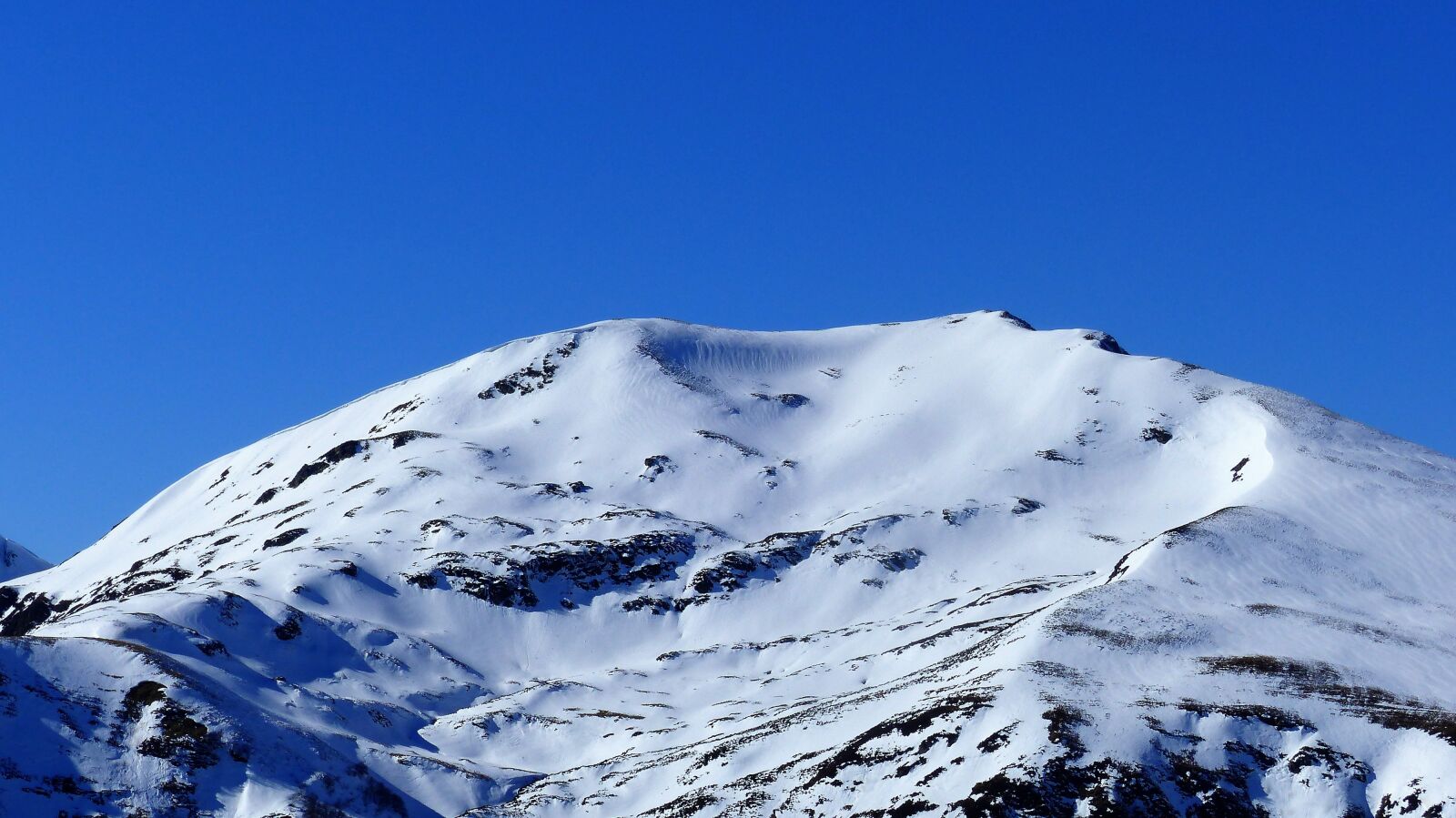 Panasonic Lumix DMC-FZ200 sample photo. Snow, winter, mountain photography