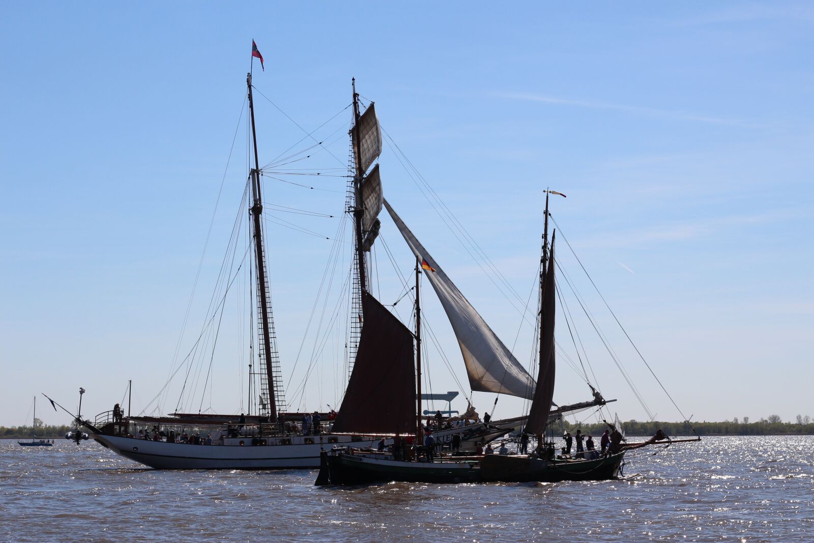 Canon EOS 650D (EOS Rebel T4i / EOS Kiss X6i) sample photo. Sailing ships, boats, elbe photography