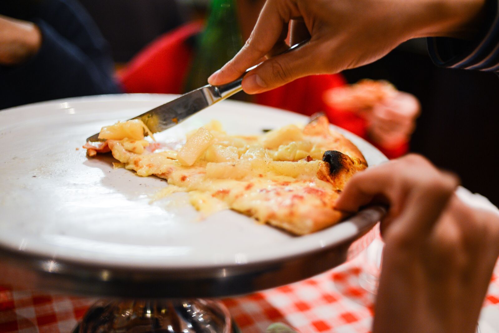 Nikon D600 sample photo. Cheesy, pizza, delicious photography