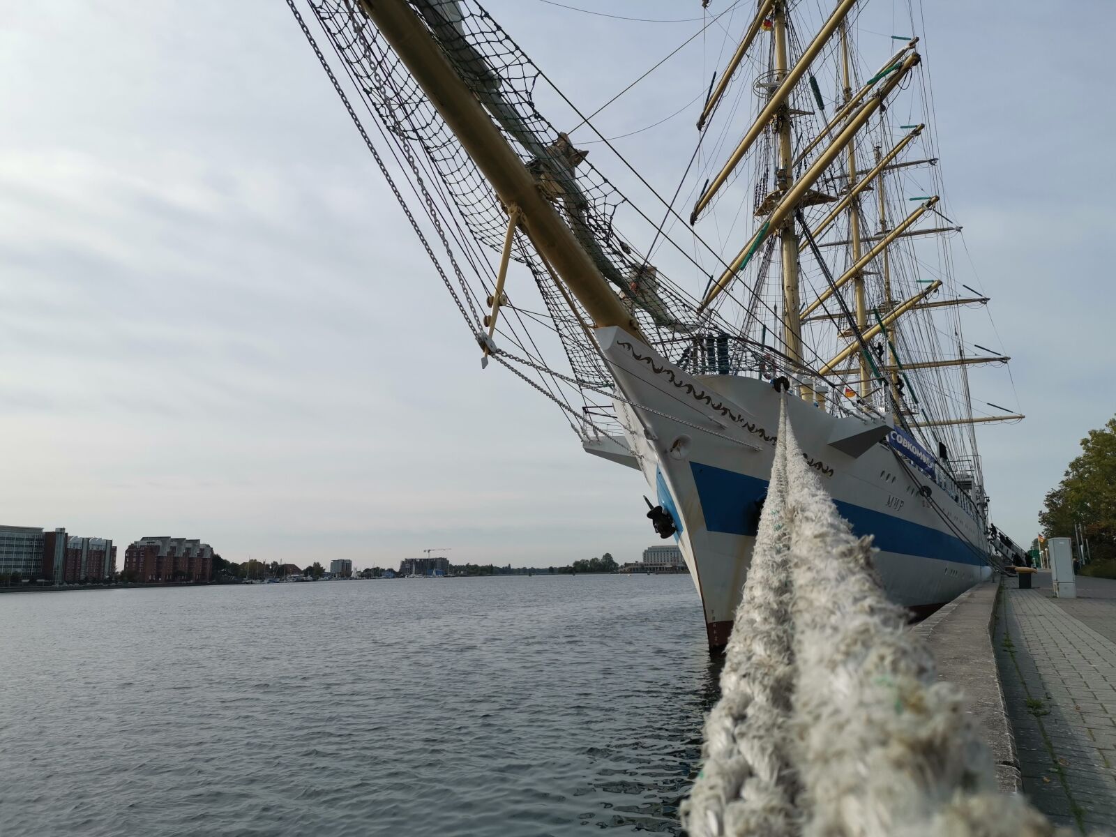 HUAWEI LYA-L29 sample photo. Sailing vessel, dew, rope photography