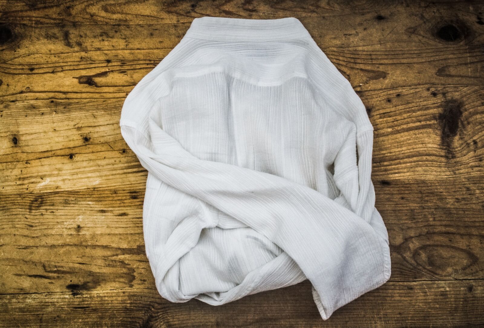 Nikon D40 sample photo. Shirt, vintage, fabric photography