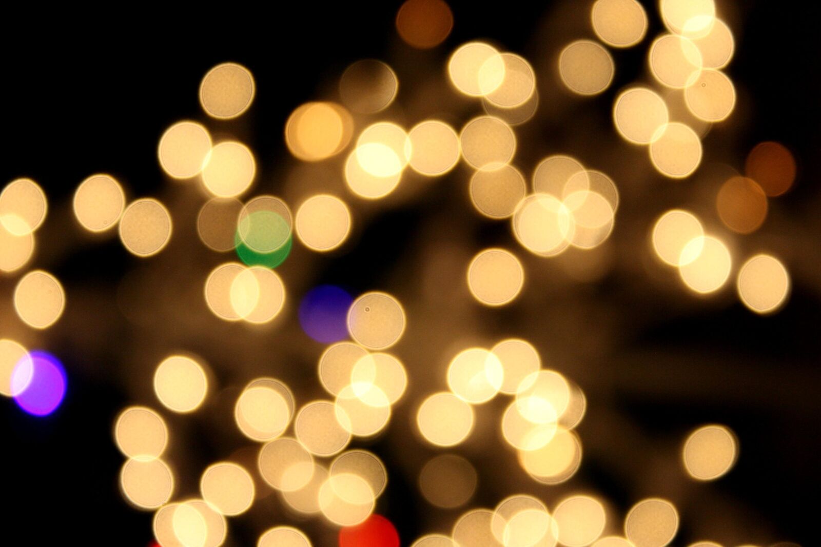f/3.5-5.6 IS sample photo. Blurred lights, lights, night photography