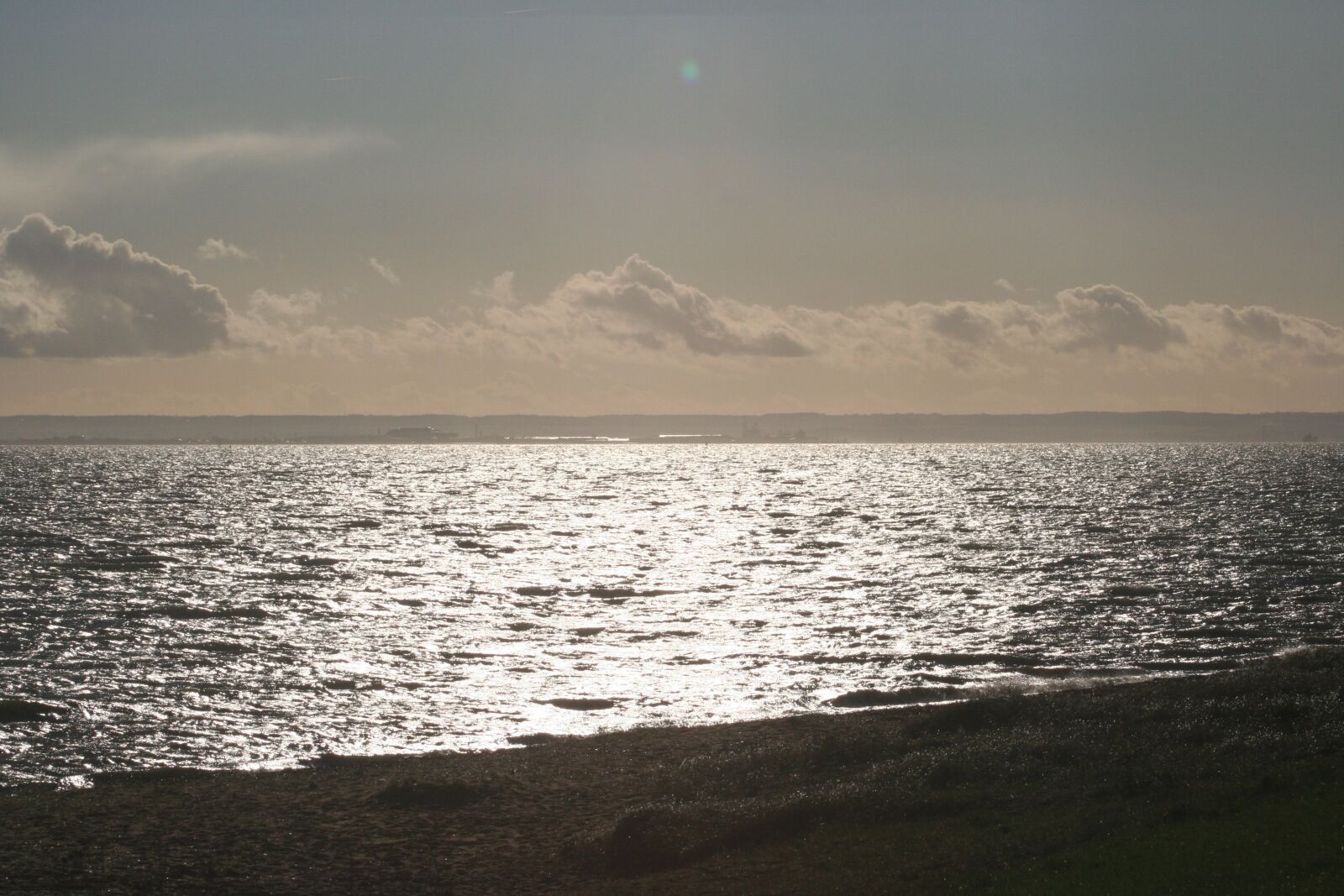 Canon EOS 350D (EOS Digital Rebel XT / EOS Kiss Digital N) sample photo. Thames, estuary, water photography