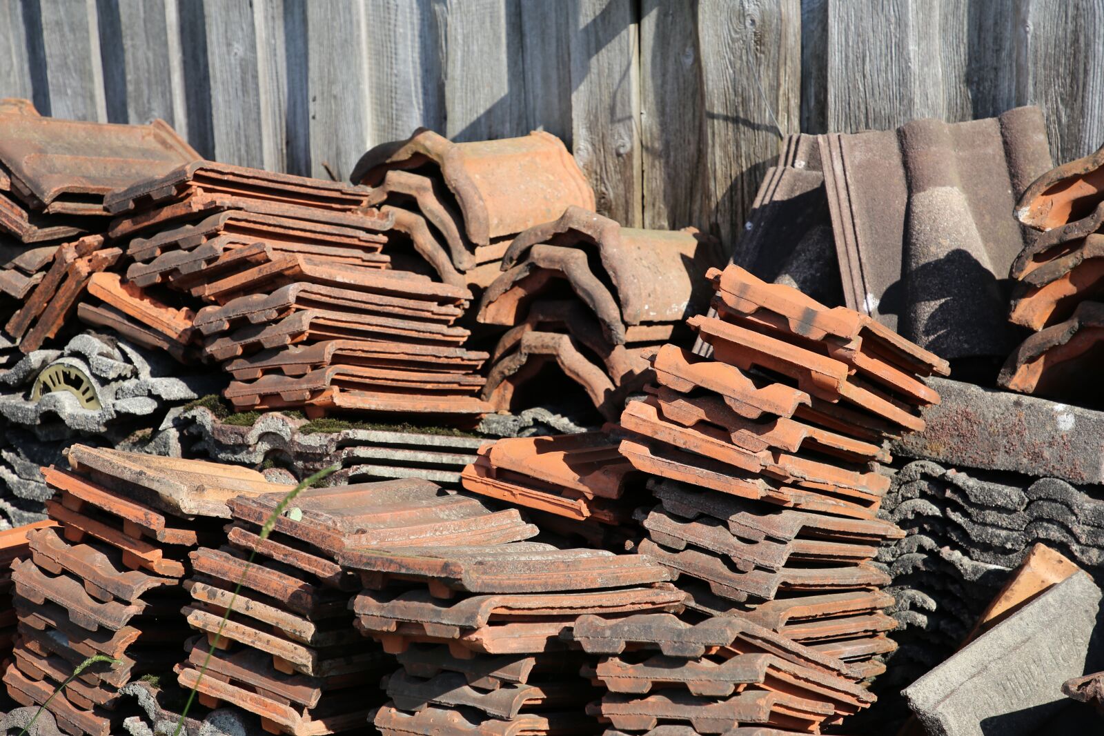 Canon EF 24-105mm F4L IS II USM sample photo. Tile, roofing tiles, clay photography