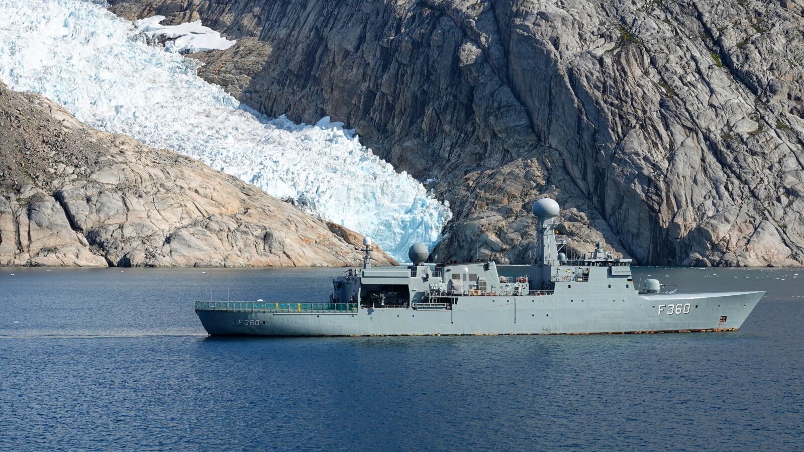 Sony Cyber-shot DSC-RX100 VI sample photo. Navy ship, coast guard photography